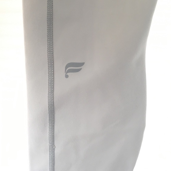 Fabletics Define PowerHold® High-Waisted 7/8 Legging - Size XS. - Picture 6 of 13